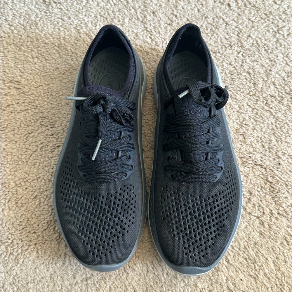 Lite ride pacer sneaker by Crocs